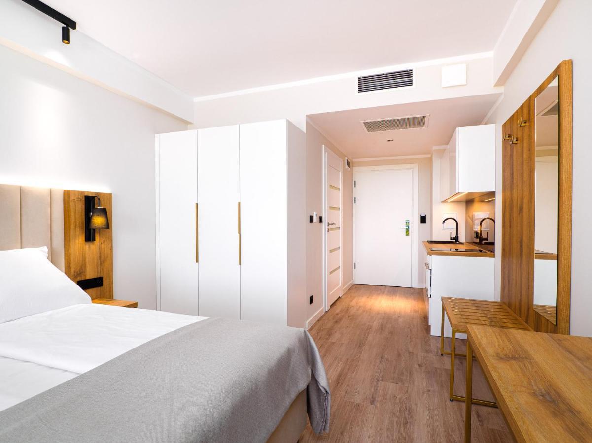 Resort Krol Plaza Spa & Wellness 야로수아비크 외부 사진